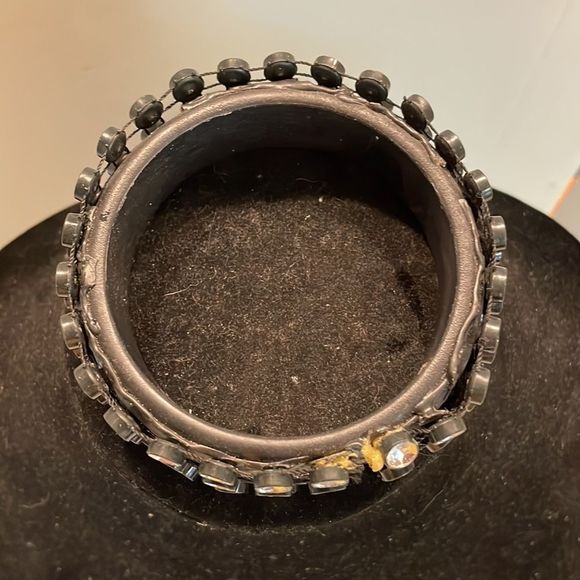 8” Retro 1990s black leather cuff bracelet & 78 bezel set studded crystals - Picture 7 of 9
